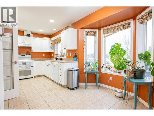 4371 Foster Road, Prince George, BC - Indoor Photo Showing Kitchen