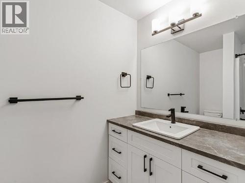 177 Witch Hazel Drive, Whitehorse, YT - Indoor Photo Showing Bathroom