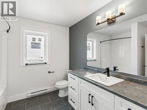 173 Witch Hazel Drive, Whitehorse, YT - Indoor Photo Showing Bathroom