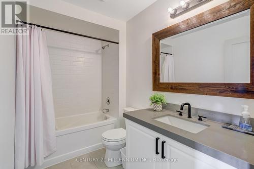 21 Weaver Terrace, New Tecumseth, ON - Indoor Photo Showing Bathroom