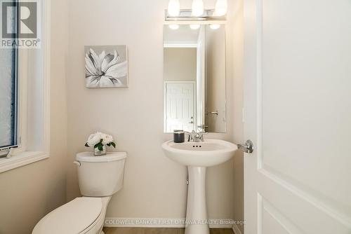 505 Radiant Private, Ottawa, ON - Indoor Photo Showing Bathroom
