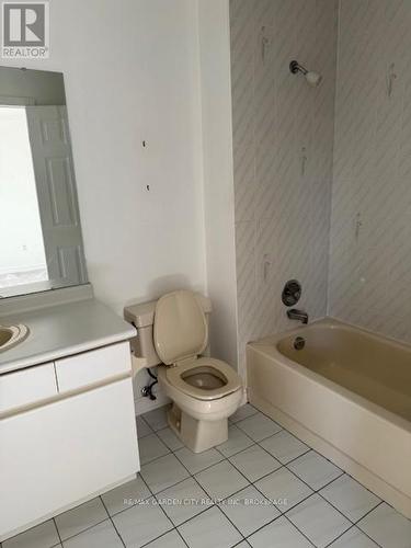 23 - 141 Welland Vale Road, St. Catharines (Grapeview), ON - Indoor Photo Showing Bathroom