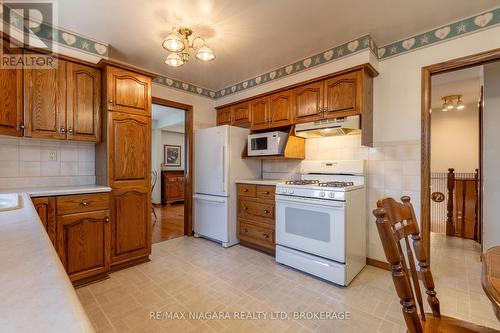 82 Westwood Crescent, Welland (Prince Charles), ON - Indoor Photo Showing Kitchen