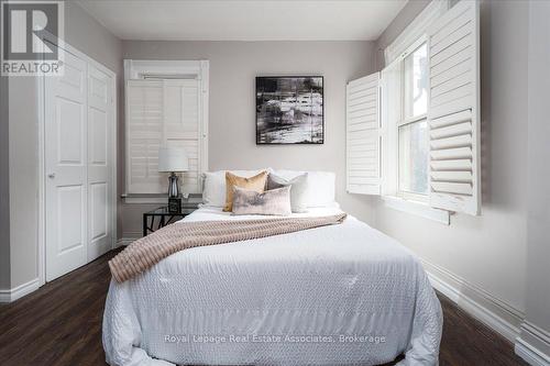 123 Market Street, Hamilton, ON - Indoor Photo Showing Bedroom