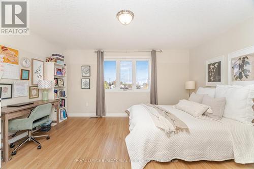 235 Mead Avenue, Hamilton, ON - Indoor Photo Showing Bedroom