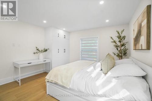 1882 Sherwood Forrest Circle, Mississauga, ON - Indoor Photo Showing Bedroom