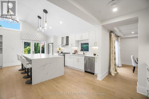 1882 Sherwood Forrest Circle, Mississauga, ON - Indoor