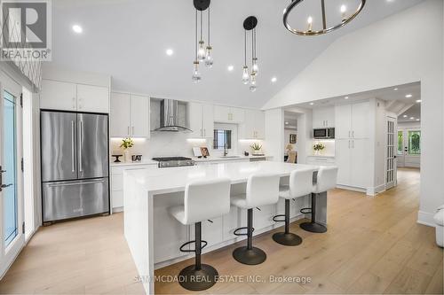 1882 Sherwood Forrest Circle, Mississauga, ON - Indoor Photo Showing Kitchen With Upgraded Kitchen