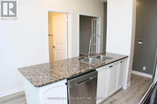 3010 - 80 Absolute Avenue, Mississauga, ON - Indoor Photo Showing Kitchen With Double Sink With Upgraded Kitchen