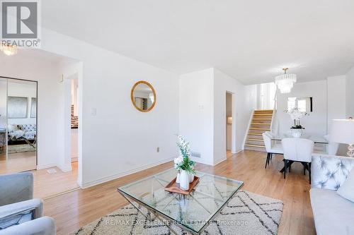 3692 Crabtree Crescent, Mississauga, ON - Indoor Photo Showing Living Room