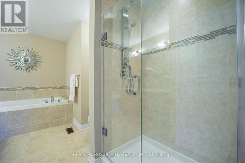 3333 Mockingbird Common E, Oakville, ON - Indoor Photo Showing Bathroom