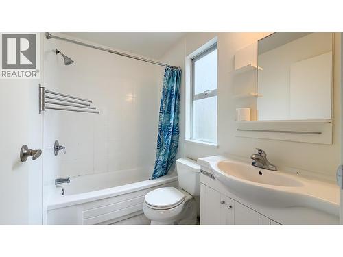 477 Powell Street, Vancouver, BC - Indoor Photo Showing Bathroom