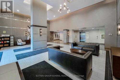 622 - 2486 Old Bronte Road, Oakville, ON - Indoor