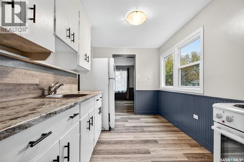 826 Athabasca Street E, Moose Jaw, SK - Indoor Photo Showing Kitchen