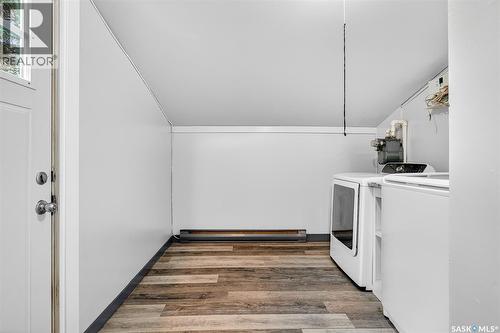 826 Athabasca Street E, Moose Jaw, SK - Indoor Photo Showing Laundry Room