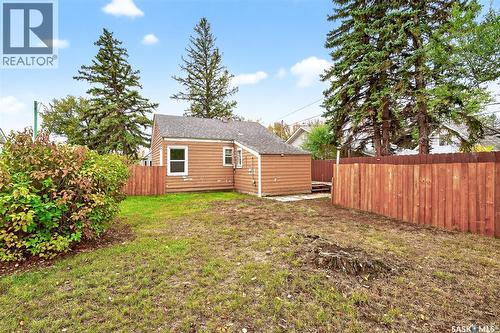 826 Athabasca Street E, Moose Jaw, SK - Outdoor