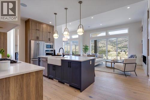 913 Carnoustie Drive Lot# 12, Kelowna, BC - Indoor Photo Showing Kitchen With Upgraded Kitchen