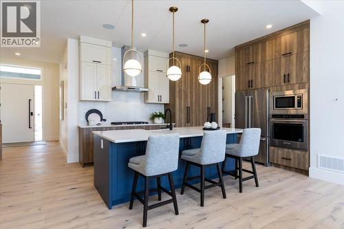 913 Carnoustie Drive Lot# 12, Kelowna, BC - Indoor Photo Showing Kitchen With Upgraded Kitchen