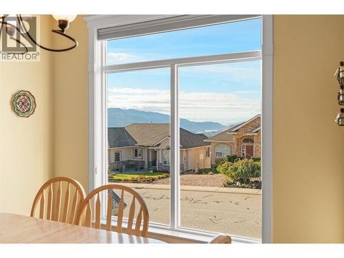 6785 Foothills Drive, Vernon, BC - Indoor Photo Showing Dining Room