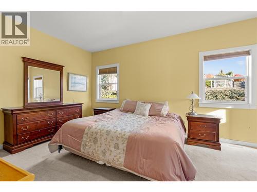 6785 Foothills Drive, Vernon, BC - Indoor Photo Showing Bedroom