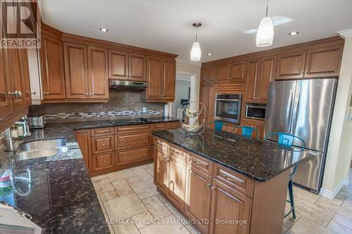 865 Chelsea Crescent, Cornwall, ON - Indoor Photo Showing Kitchen With Double Sink