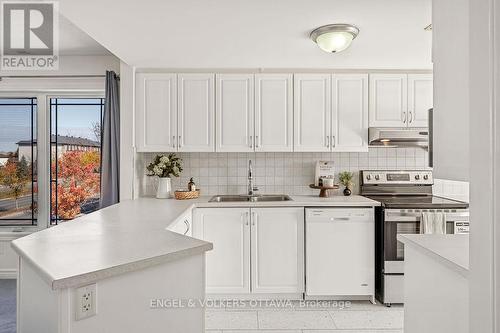 662B Chapman Mills Drive, Ottawa, ON - Indoor Photo Showing Kitchen With Double Sink