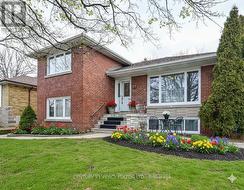 22 PERIVALE CRESCENT  Toronto, ON M1J 2C1