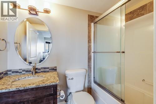 1830 Birkdale Avenue, Kelowna, BC - Indoor Photo Showing Bathroom