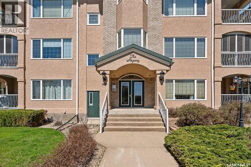 105 240 Athabasca STREET E  Moose Jaw, SK S6H 0L5