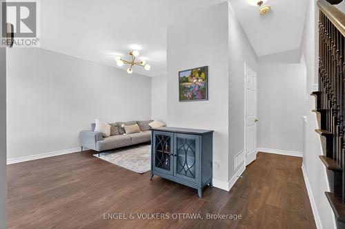 827 Kiniw Private Se, Ottawa, ON - Indoor Photo Showing Other Room