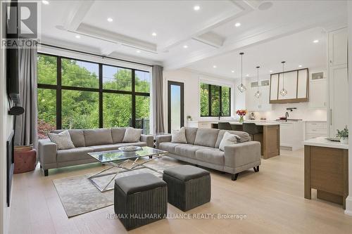 1225 Baldwin Drive, Oakville, ON - Indoor Photo Showing Living Room