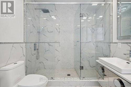 4 Sunrow Gate, Hamilton, ON - Indoor Photo Showing Bathroom