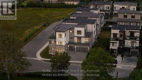 4 Sunrow Gate, Hamilton, ON - Outdoor With Facade