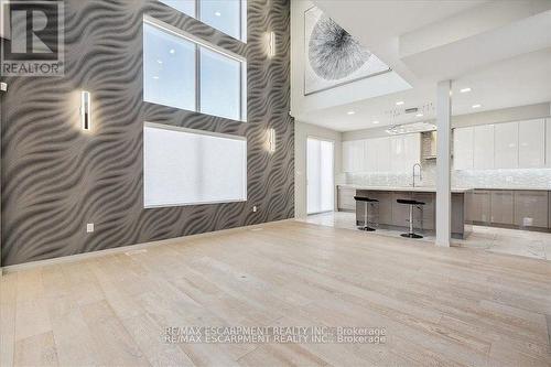 4 Sunrow Gate, Hamilton, ON - Indoor Photo Showing Other Room