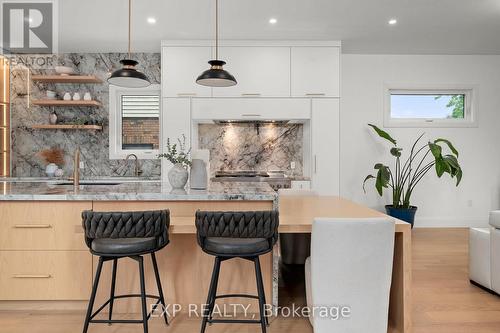 838 Elmwood Street, Georgina, ON - Indoor