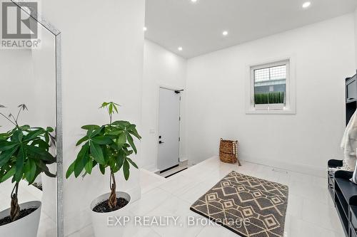 838 Elmwood Street, Georgina, ON - Indoor Photo Showing Other Room