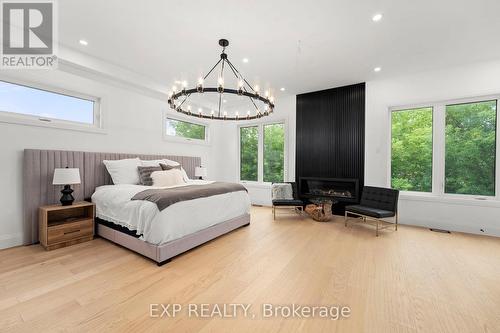 838 Elmwood Street, Georgina, ON - Indoor Photo Showing Bedroom
