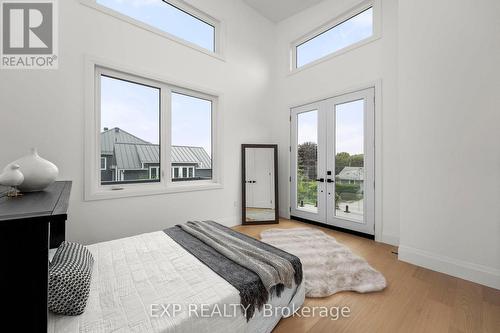 838 Elmwood Street, Georgina, ON - Indoor Photo Showing Bedroom