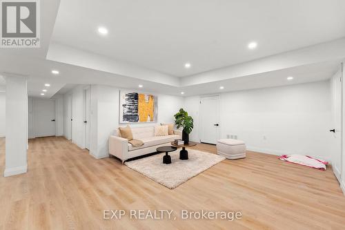 838 Elmwood Street, Georgina, ON - Indoor