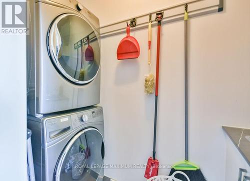 3527 Riva Avenue, Innisfil, ON - Indoor Photo Showing Laundry Room
