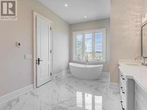 36A Elm Grove Avenue, Richmond Hill, ON - Indoor Photo Showing Bathroom