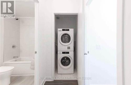 524 - 681 Yonge Street S, Barrie, ON - Indoor Photo Showing Laundry Room