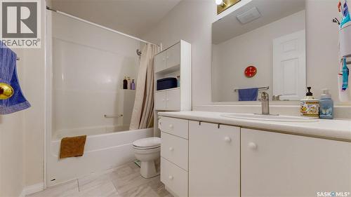 305 2203 Angus Street, Regina, SK - Indoor Photo Showing Bathroom
