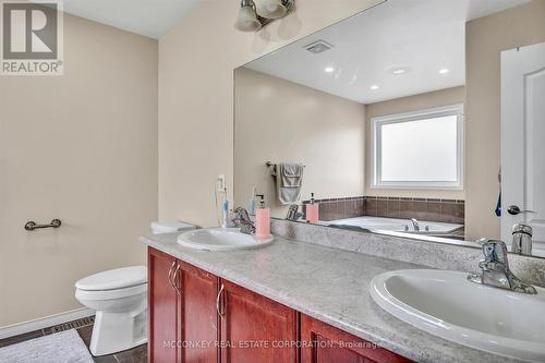 609 Ackerman Crescent, Peterborough (Monaghan Ward 2), ON - Indoor Photo Showing Bathroom