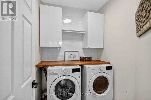 128 Chenoa Way, Ottawa, ON - Indoor Photo Showing Laundry Room