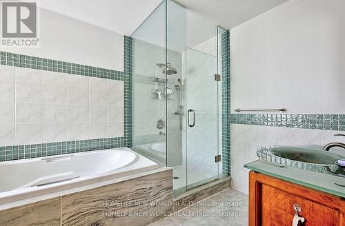 7 Sulgrave Crescent, Toronto, ON - Indoor Photo Showing Bathroom