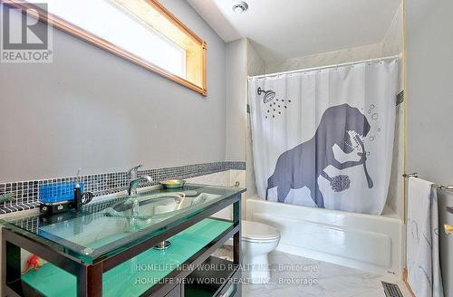 7 Sulgrave Crescent, Toronto, ON - Indoor Photo Showing Bathroom