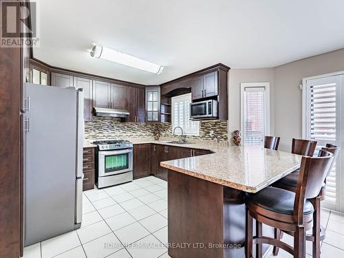 9 Ballycastle Crescent, Brampton, ON - Indoor Photo Showing Other Room
