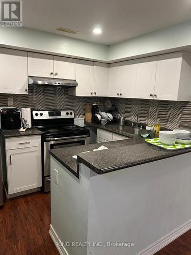 36 Creekwood Drive, Brampton, ON - Indoor Photo Showing Kitchen