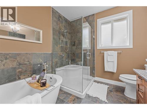 1581 20 Street Ne Unit# 14, Salmon Arm, BC - Indoor Photo Showing Bathroom